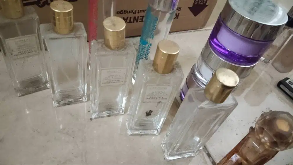 Botol parfum kosong bermerk