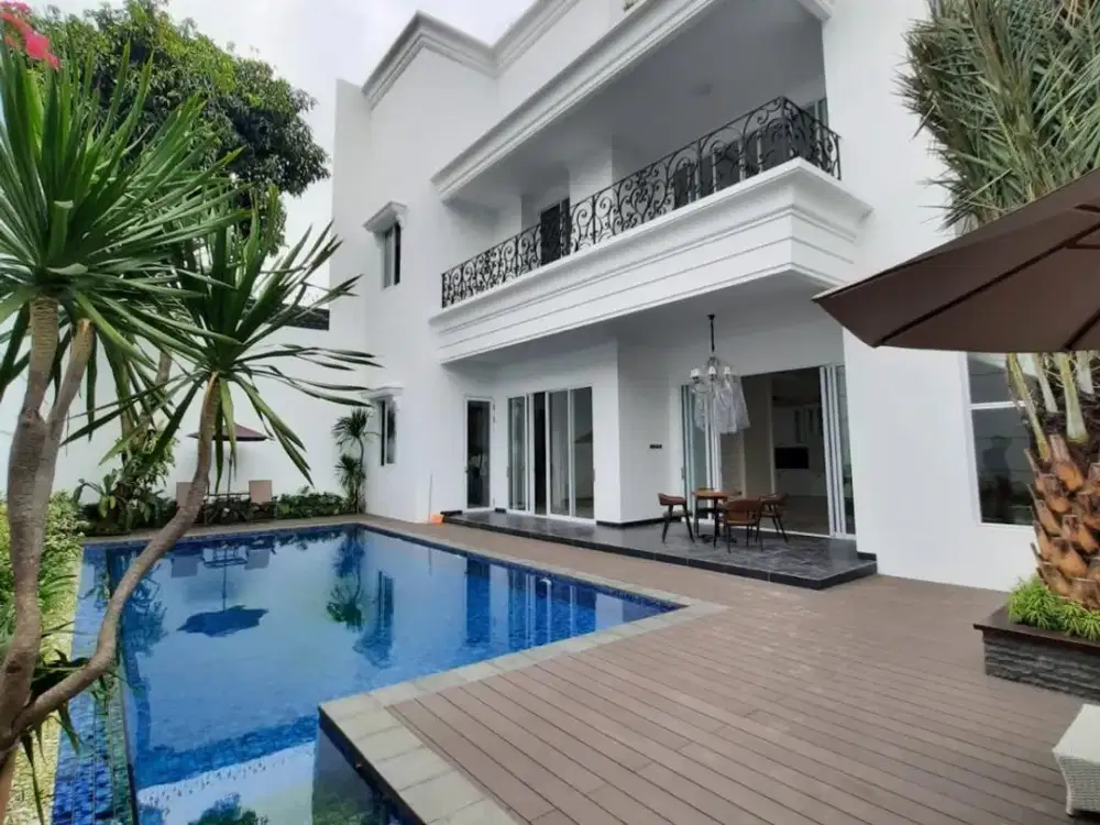 Rumah baru Mewah lantai marmer dan ada kolam renang pondok indah