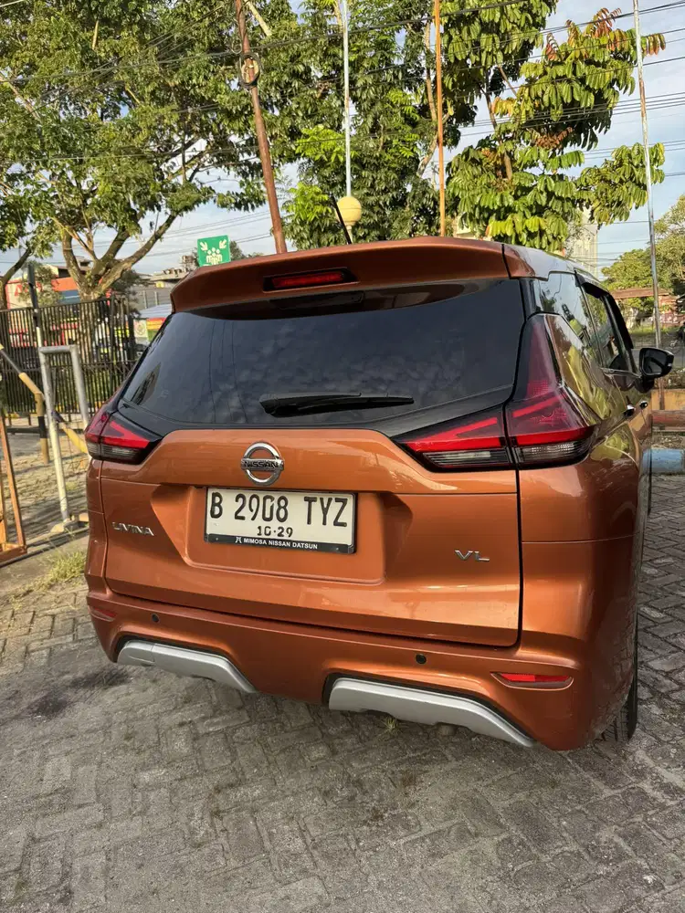 Nissan Livina VL 1.5 Bensin-AT 2019 Oranye
