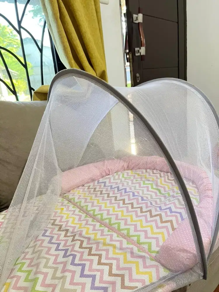 Tempat Tidur Bayi