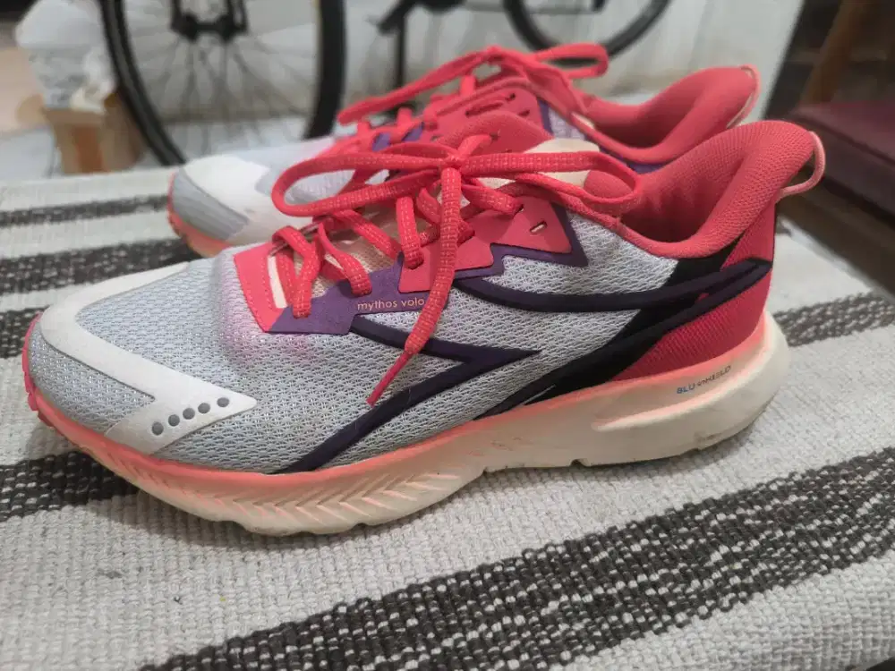 Sepatu Lari Diadora Mythos Blueshield Volo 4 100% Original