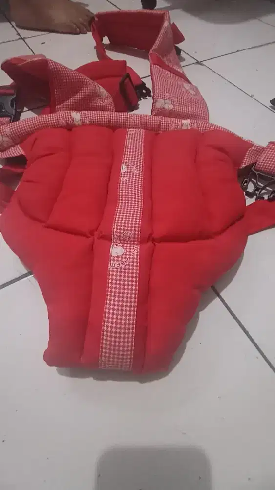 Gendongan bayi lucu