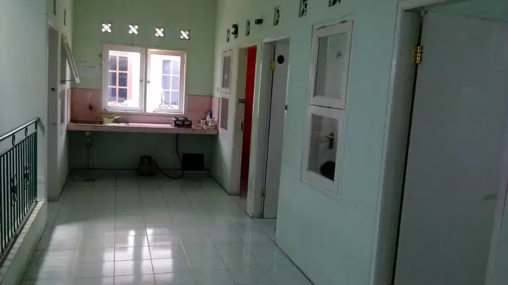DIKONTRAKKAN RUMAH DI LANTAI 2
