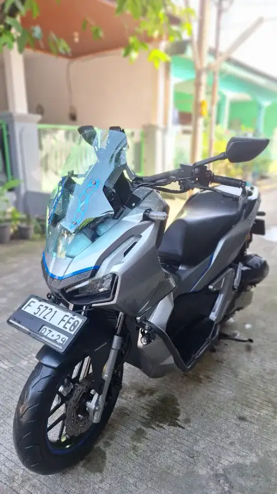 Honda adv 150 tahun 2019 silver