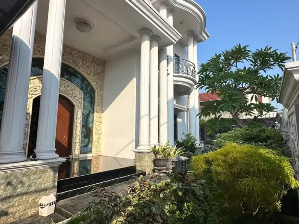 Rumah  Dijual Bagus  2 Lt + Kolam Renang SHM Hak Milik di Bulusan Dkt UNDIP Tembalang