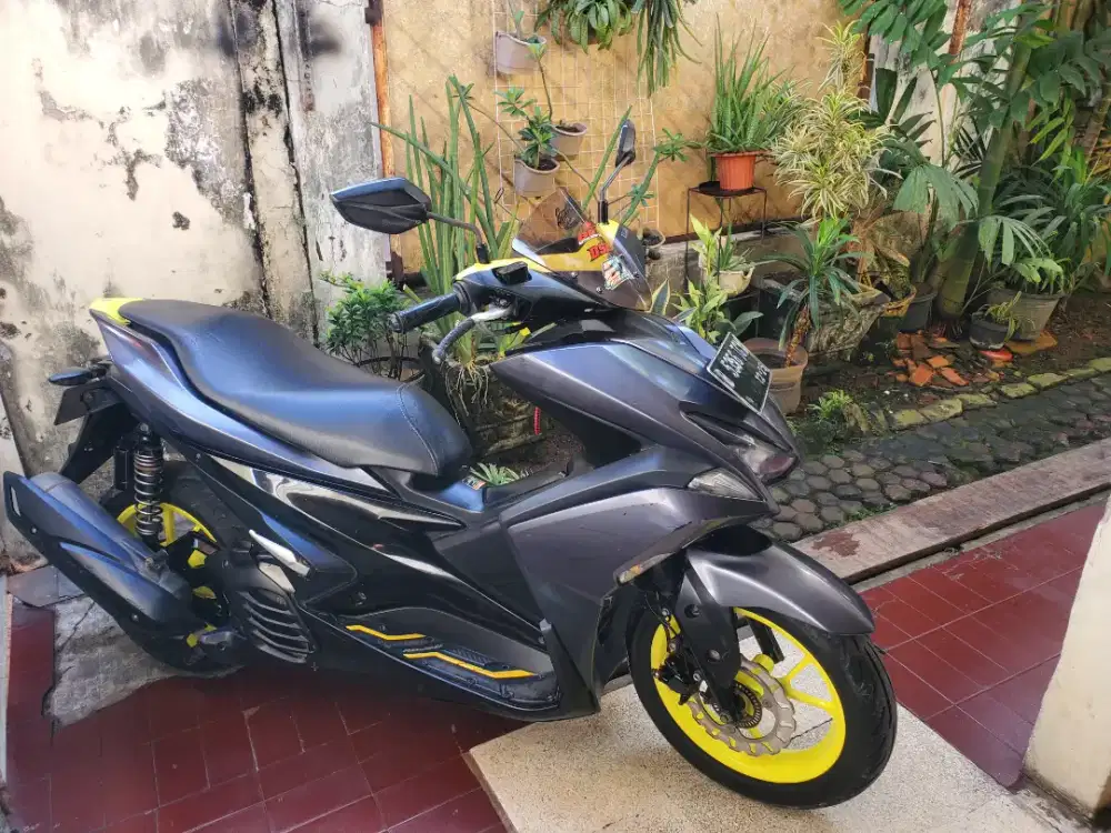 Yamaha Aerox Abu-abu 2020 Full