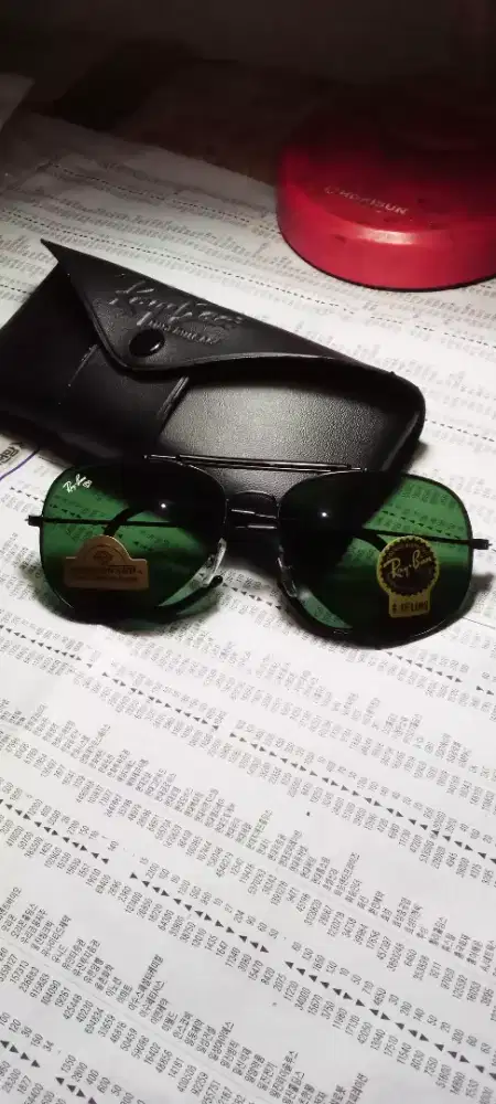 Rayban kondisi masih baru