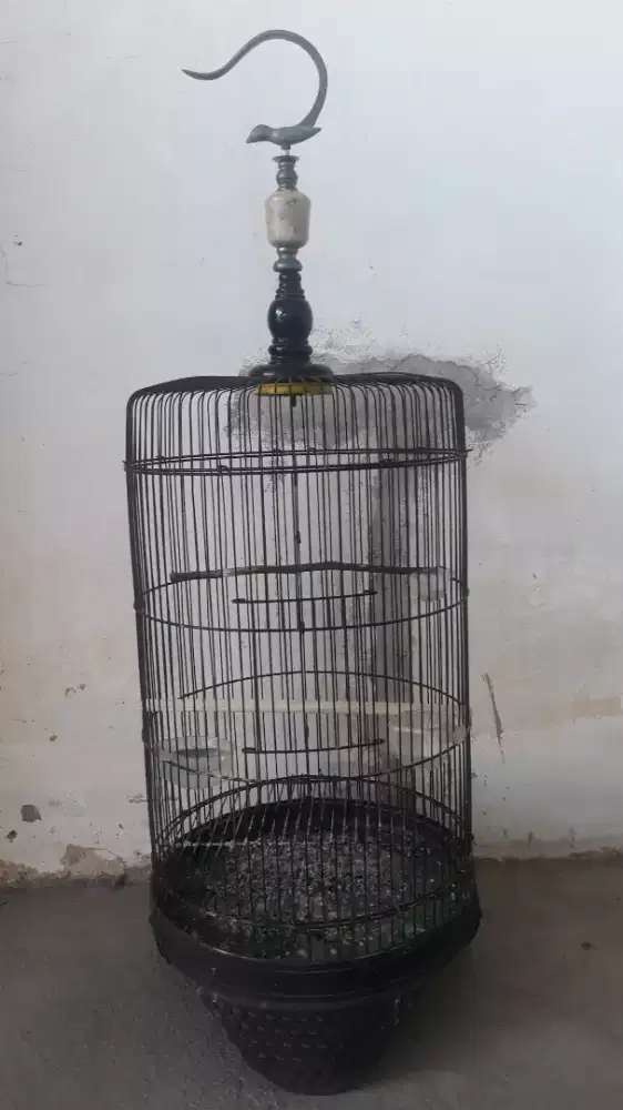 Kandang burung besi