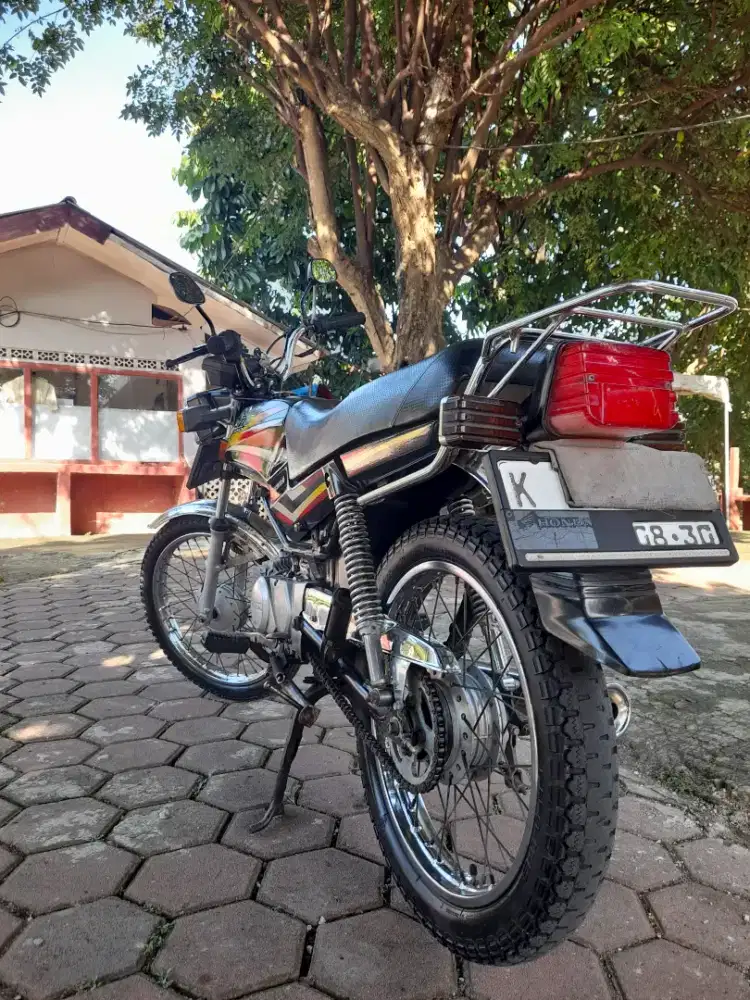 Motor Honda Win 100 Tahun 2005 Antik
