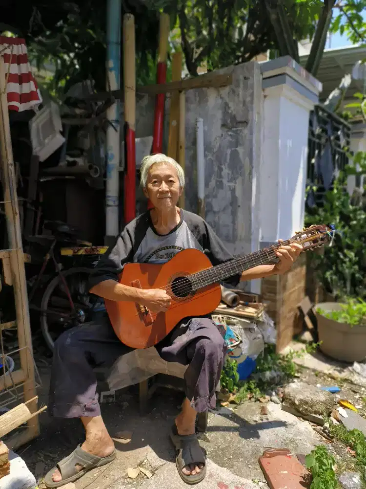 Bimbingan belajar Gitar u Pemula
