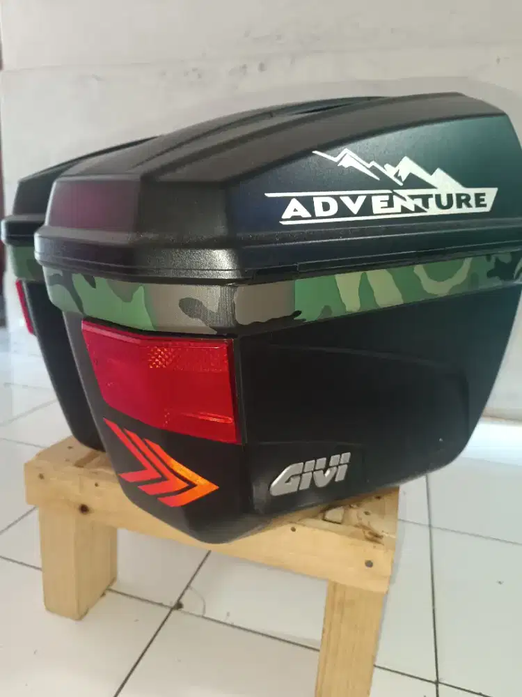 Box samping GIVI e22N