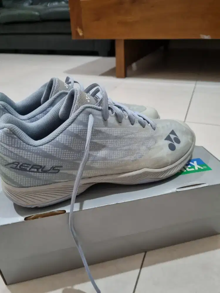 SEPATU BADMINTON YONEX AERUS Z WIDE UK 43