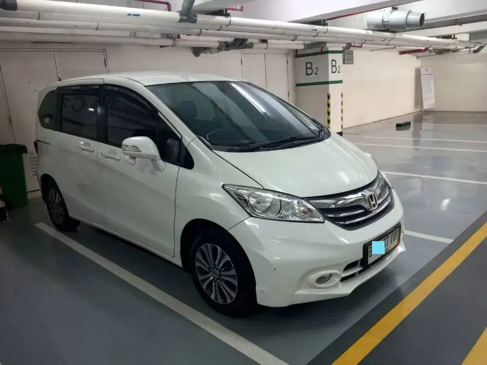 honda freed (2013)