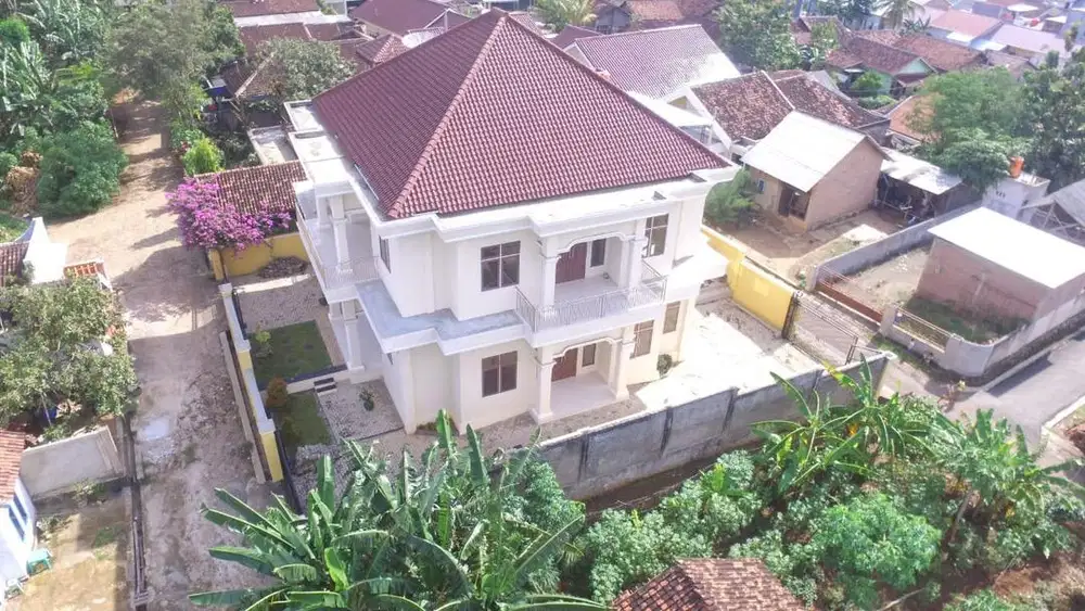 Rumah besar murah 2 Lantai