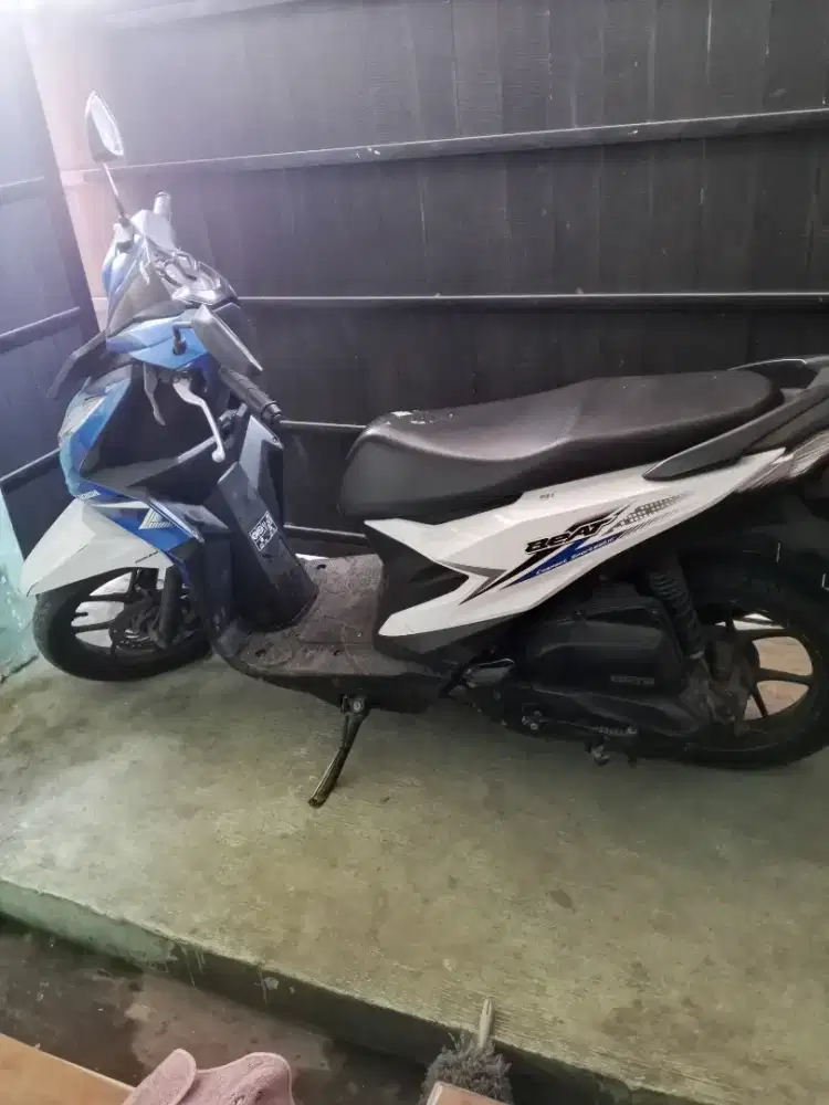Dijual Honda beat warna biru 2019