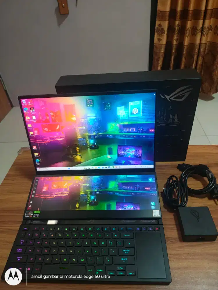 ASUS ROG Zephyrus Duo 16 GX650RM Ryzen 7 6800H 16GB 1TBssd RTX3060 6GB