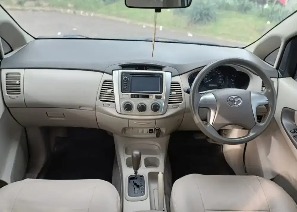 Toyota Innova G 2.0 at 2012