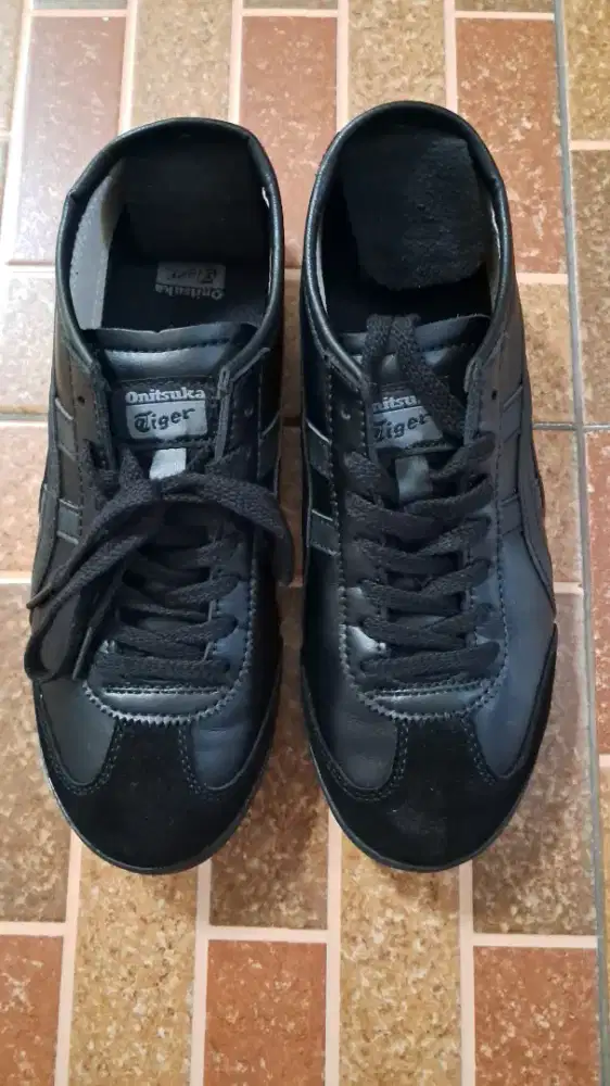 Onitsuka baru belum pernah dipakai