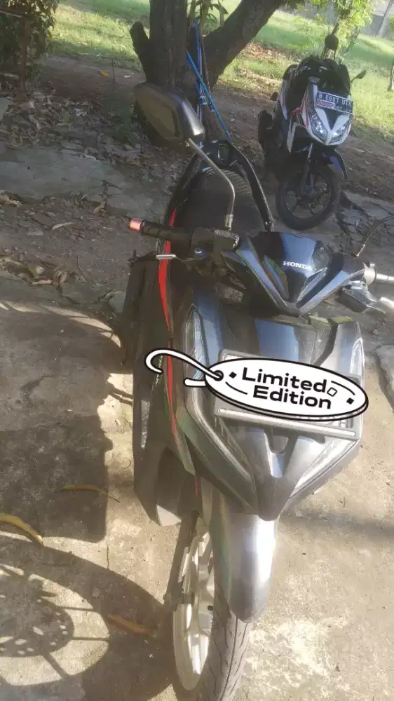di jual motor vario 125cc cbs iss tahun 2018