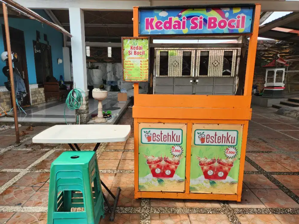 Rombong/booth minuman kayu