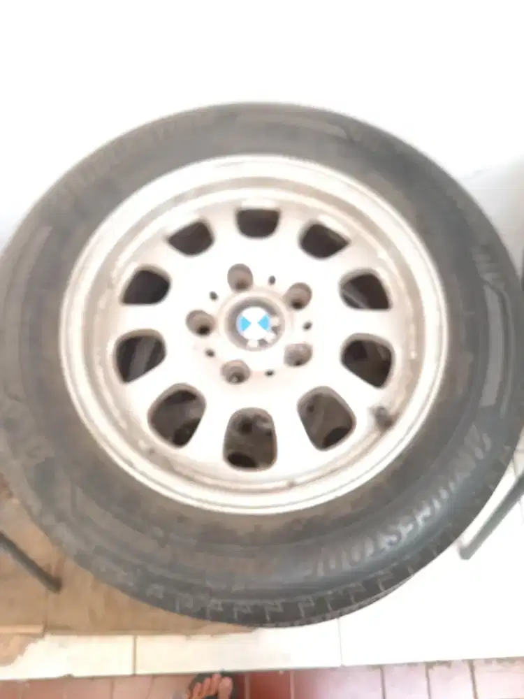 Ban Bridgestone dan Velg BMW