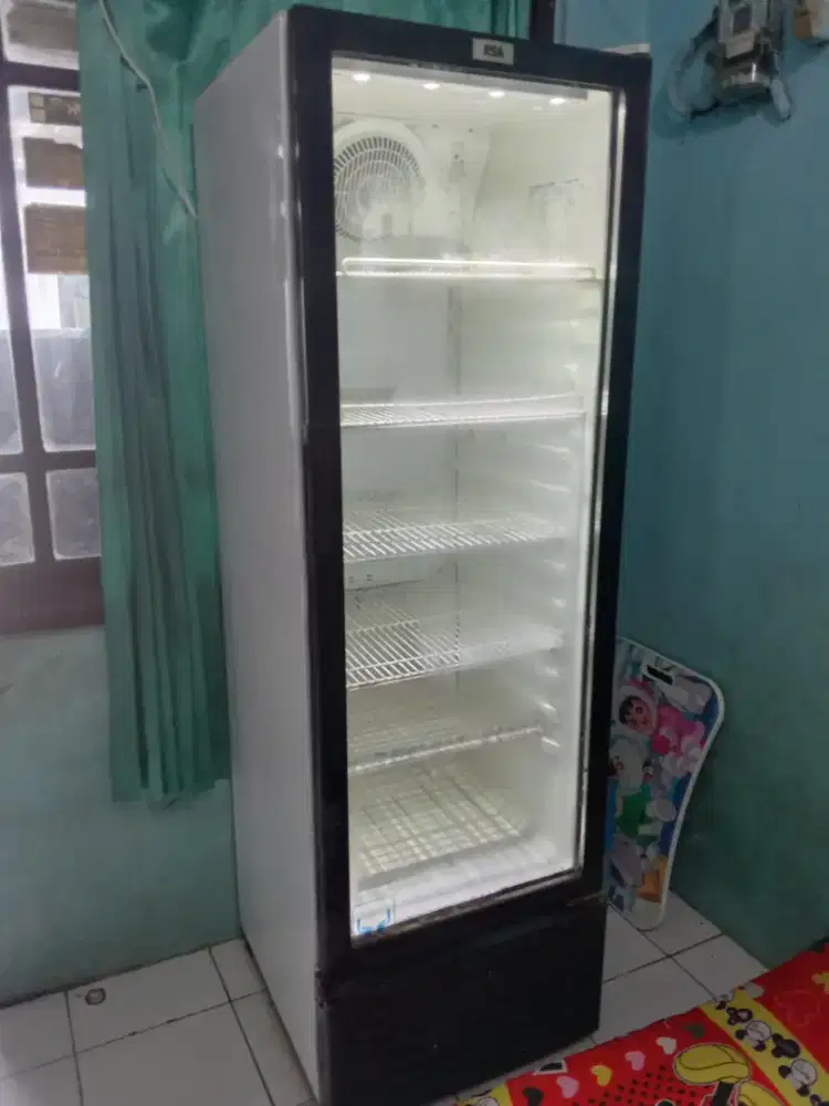 Di jual showcase bekas di warung