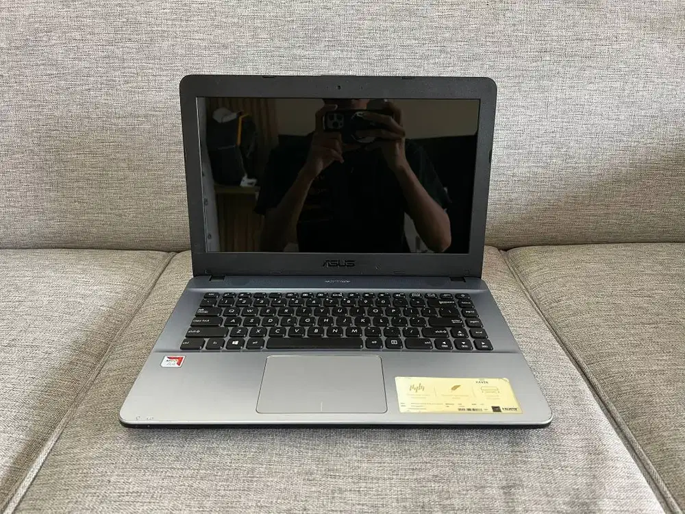 DIJUAL Asus X441B | AMD A4-9125 | RAM 8GB | SSD 256GB | Layar 14 HD