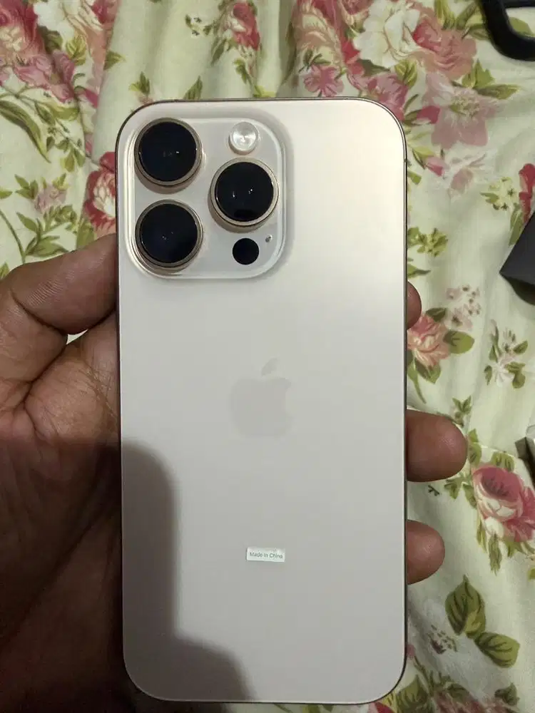 Iphone 16 pro 256 gb desert titanium
