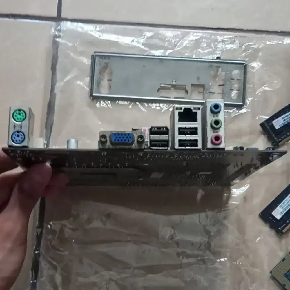 Mobo Intel Core i7 RAM 16GB