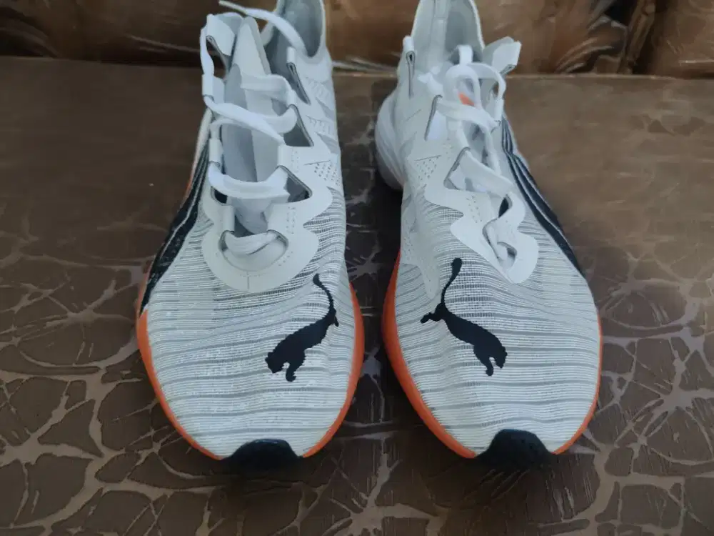Sepatu Puma Nitro carbon size 42 baru