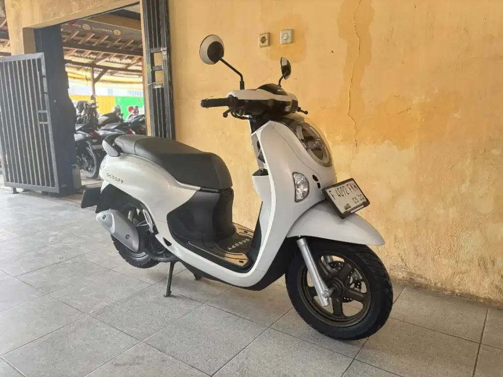 YAMAHA SCOOPY KEYLESS 2025 LIKE NEW