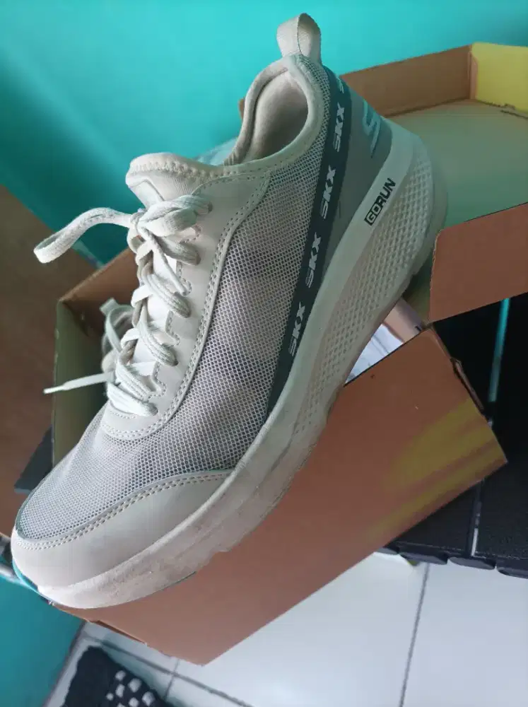 Skechers go run elevate