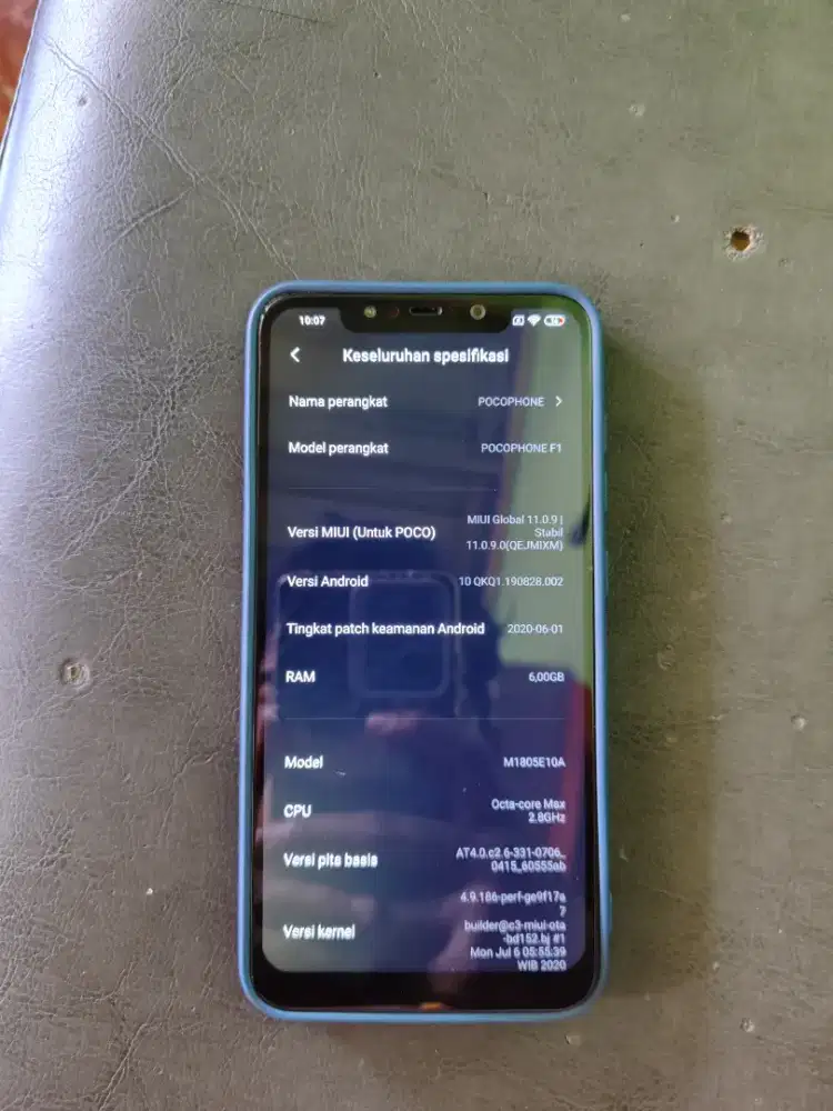 Xiaomi Pocophone F1, 6/64, BU