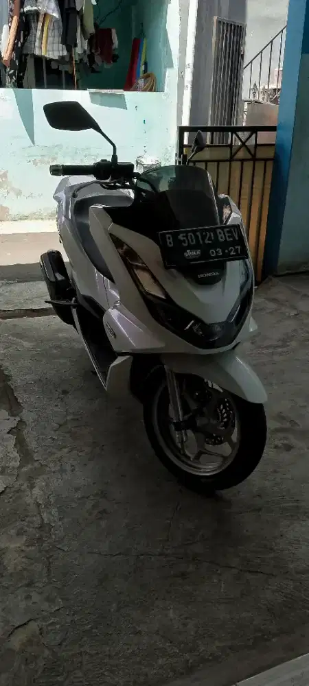 Jual motor Honda pcx tipe tertinggi ABS tahun 2022,