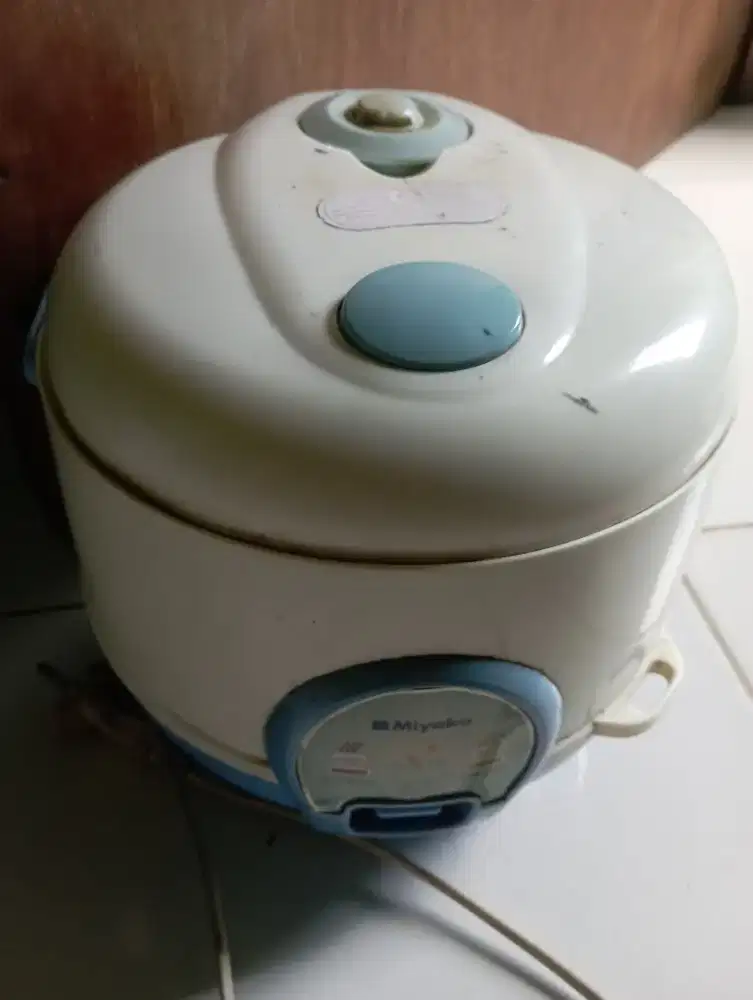 Magic com + kompor 1 tungku + selang + gas 3 kg