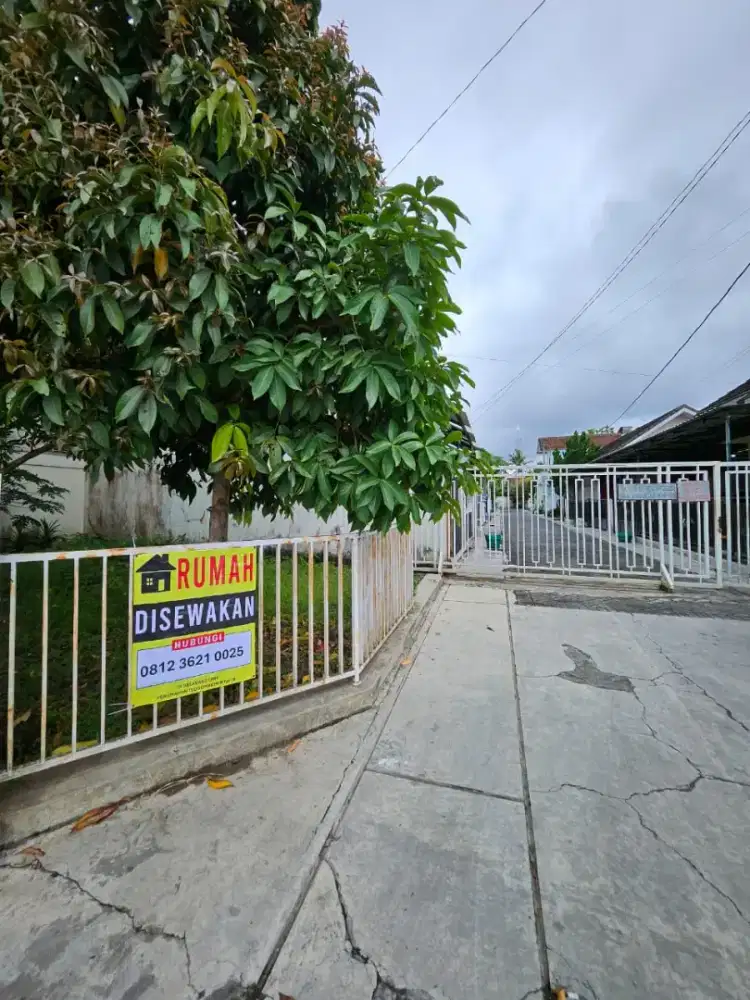 Disewakan rumah belakang UMY