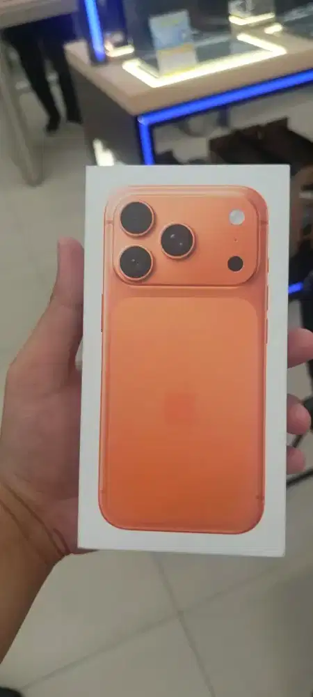 READY IPHONE 17 PRO COSMIC ORANGE