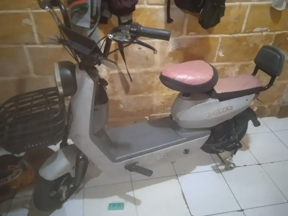Sepeda listrik Uwinfly
