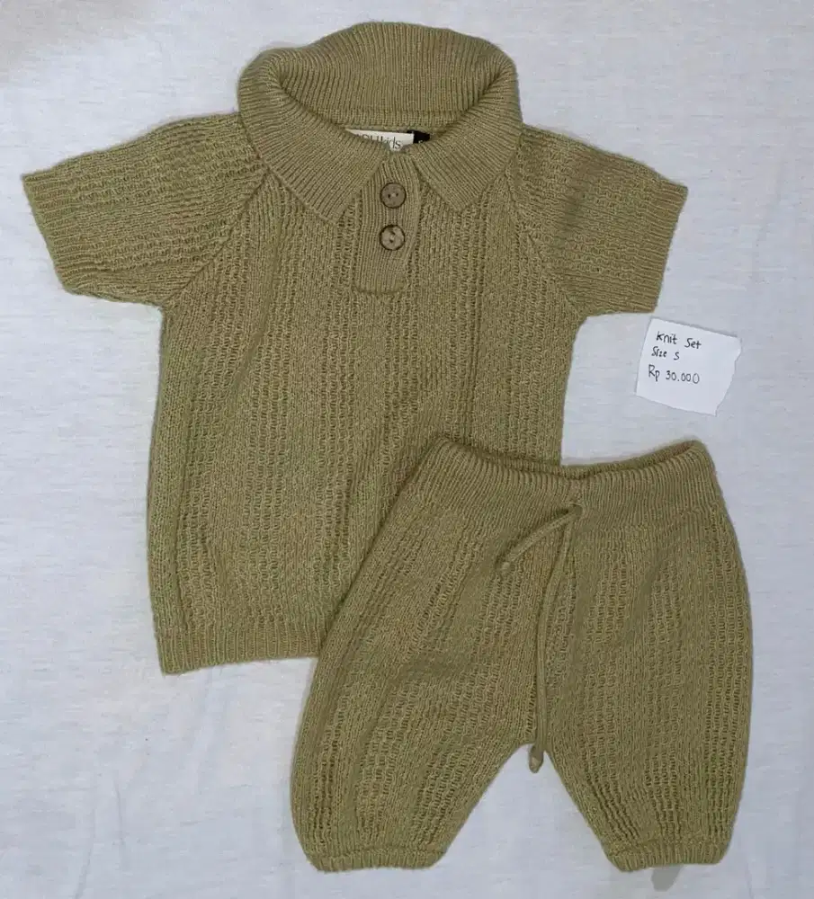 Preloved baju bayi rajut