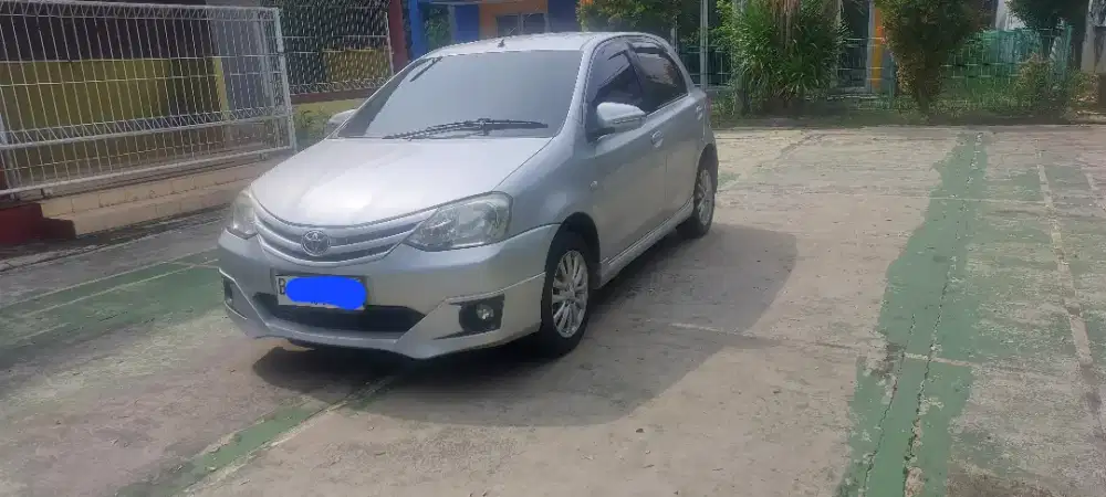 Toyota Etios Valco G MT