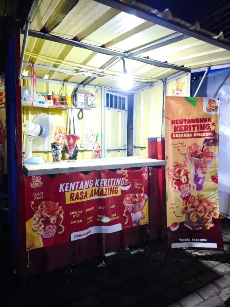 kontener buat dagang + semua isinya