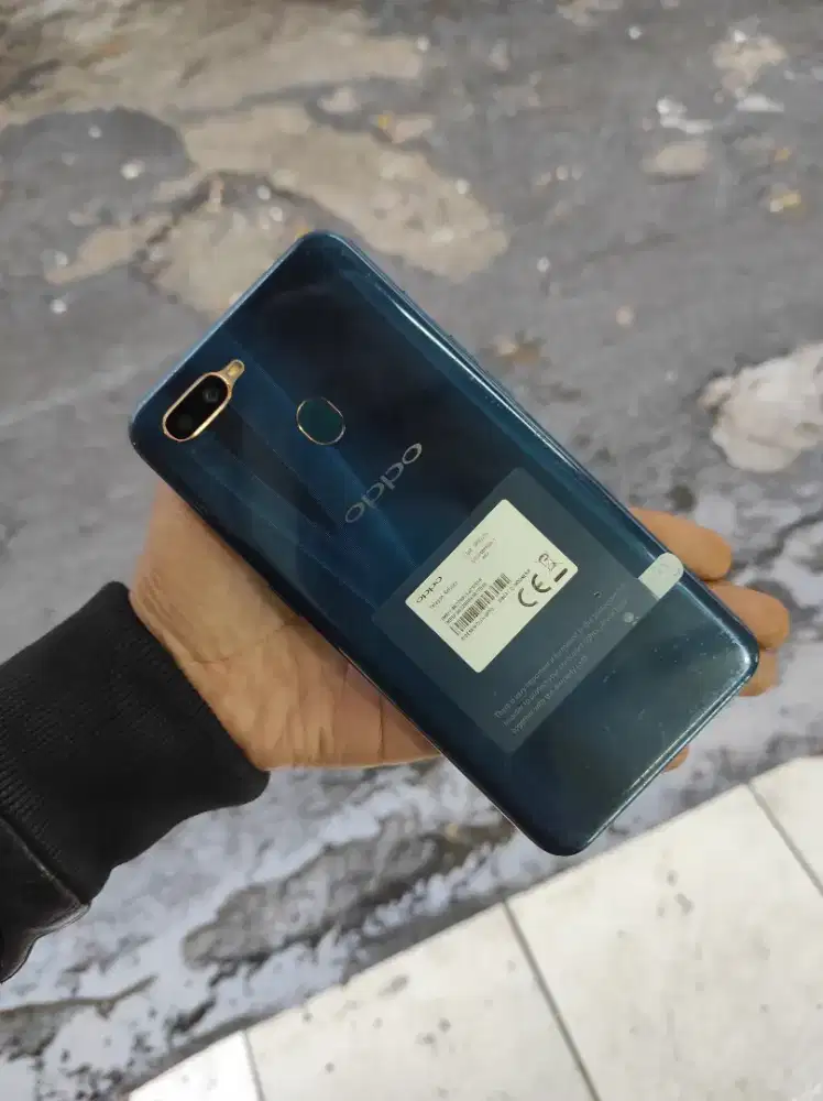 Oppo a7 3/64 gb