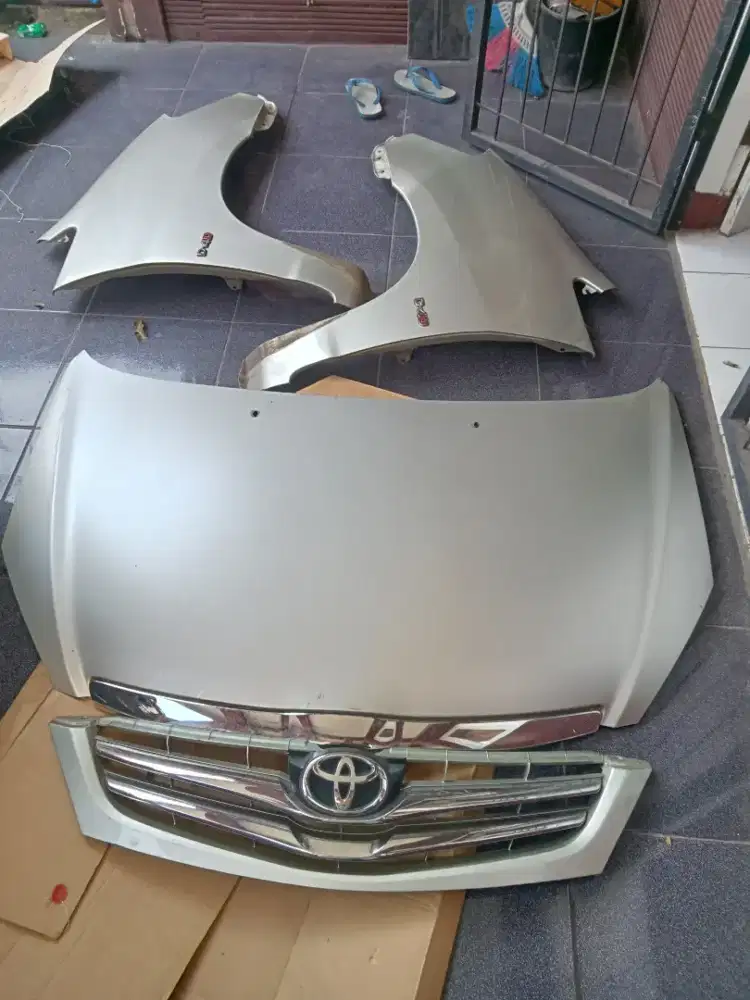 Bumper kap mesin dan fender Innova 2010