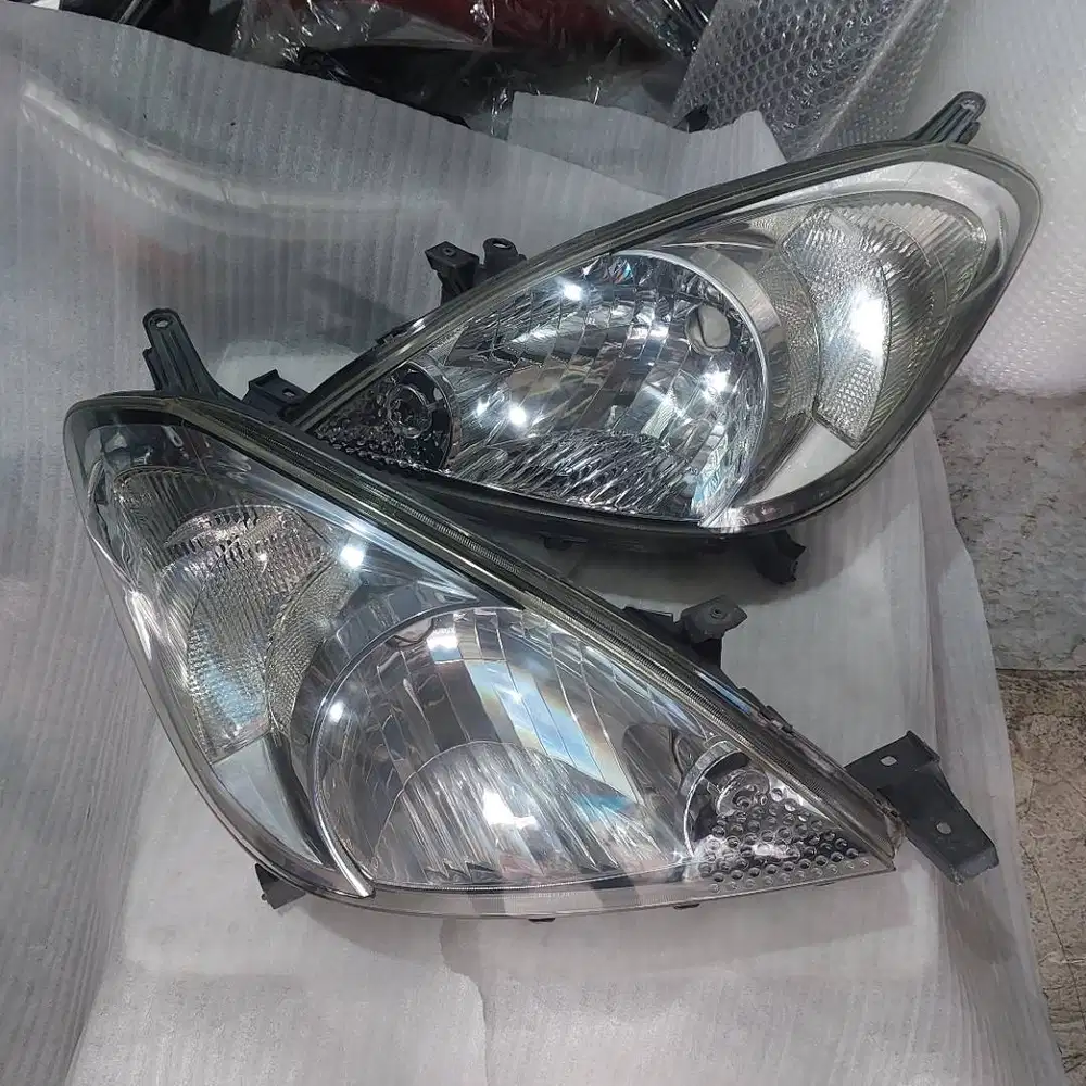 Headlamp Lampu Depan Toyota Kijang Innova 2005-2011 Original Quality