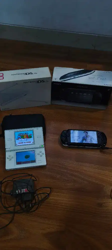 Jual sepaket psp 2000 + Nintendo DS lite modif bs snes,Sega,dll
