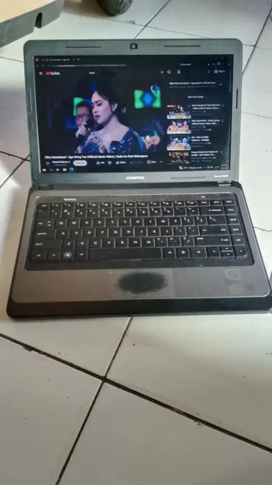 leptop compq minus lcd sama gibot