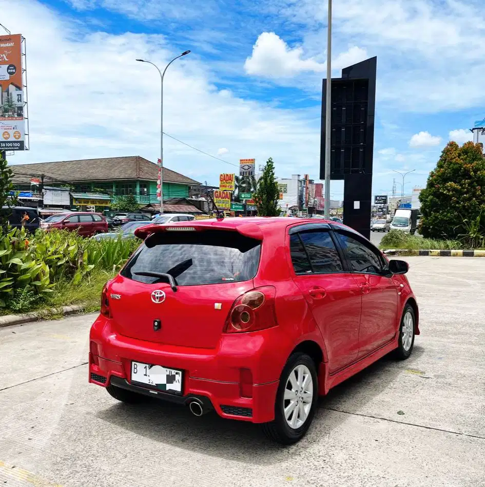 Toyota Yaris J AT Facelift 2012 Bensin