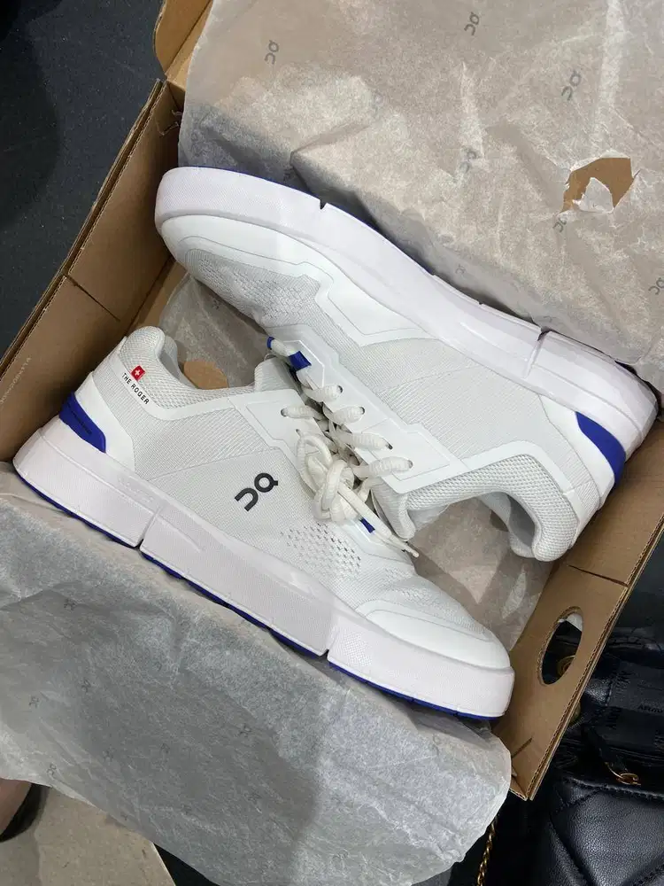 Sepatu ON CLOUD The Roger Spin Shoes TENNIS PADEL masih kayak baru