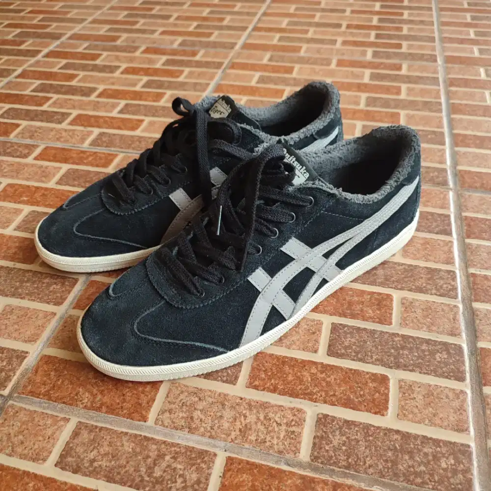 Sepatu onitsuka tiger tokuten