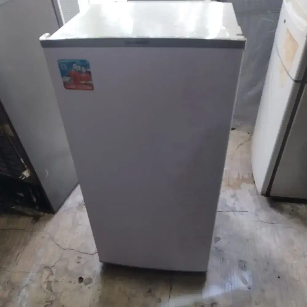 Dijual murah kulkas 1pintu merek SHARP RAK LENGKAP NOMINUS NORMAL